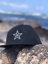 Load image into Gallery viewer, THE WHITE STAR - Snapback Black
